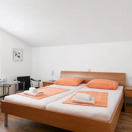 Marco Polo Apartment *