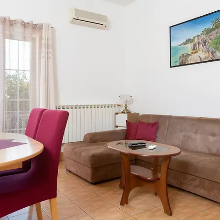 Marco Polo Apartment *