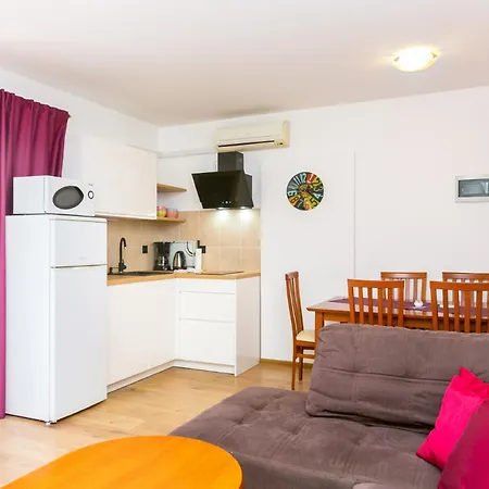 Marco Polo Apartment *